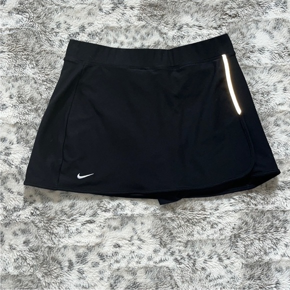 NikeCourt Dri-FIT Victory Women's Flouncy Skort - Picture 2 of 8